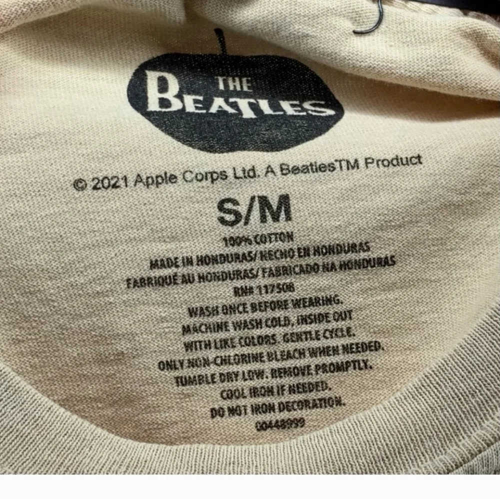 NWT Men's The Beatles Abbey Road Graphic Tee - Picture 2 of 3